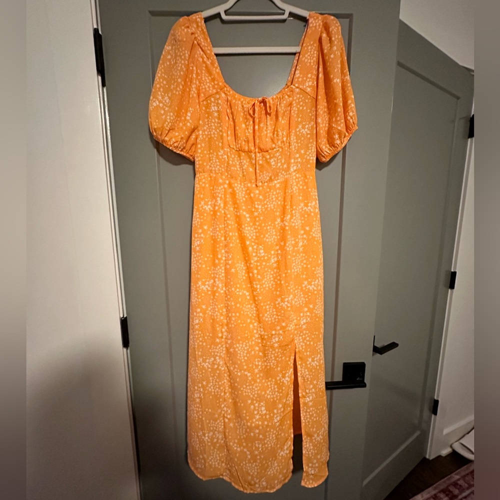 Sienna Sky Orange Floral Maxi Dress - Size Medium, NEW WITH TAGS
